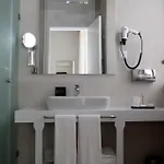 Отель Exe Wellington 4*