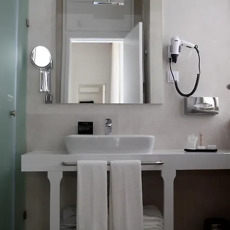 Hotell Exe Wellington 4*
